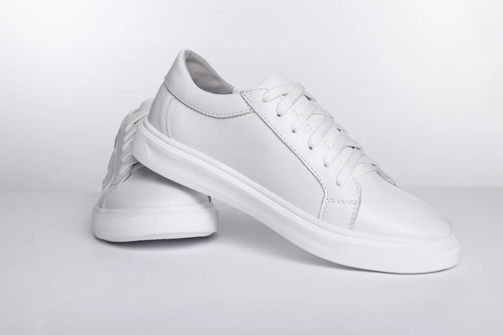 Casual leather sneakers
